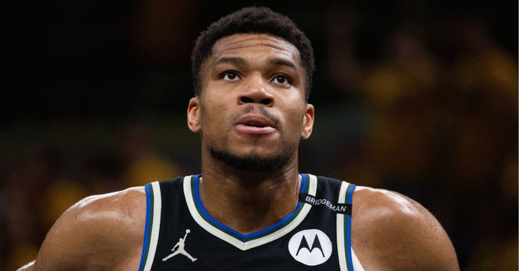 Giannis unhappy Lillard cut