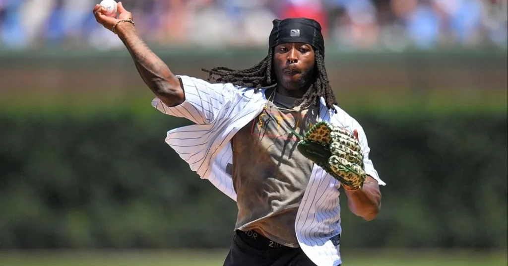 Alvin Kamara first pitch Wrigley